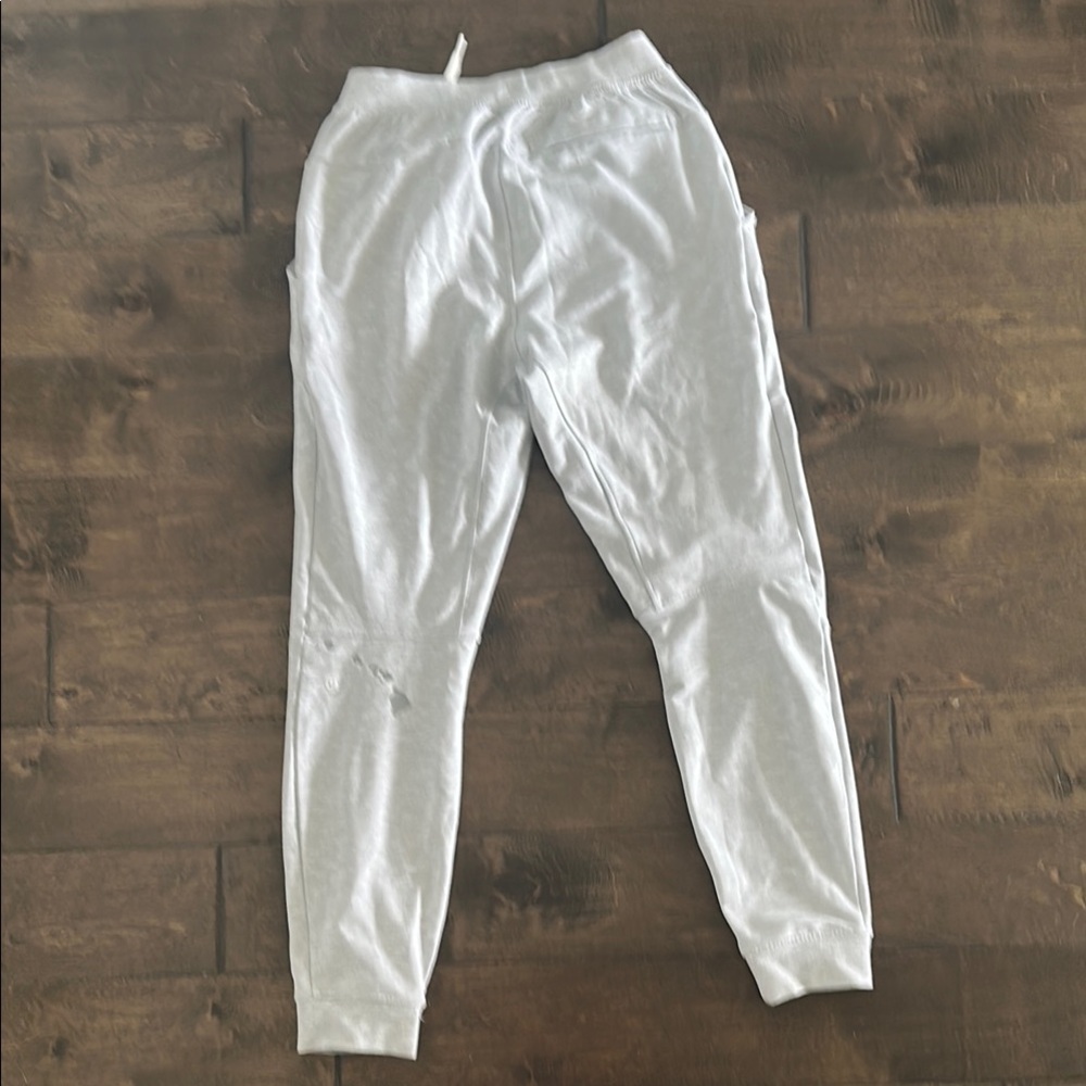 Grey Lululemon Hawaiian island leggings with Elastic Waistband and Cuffed Ankles